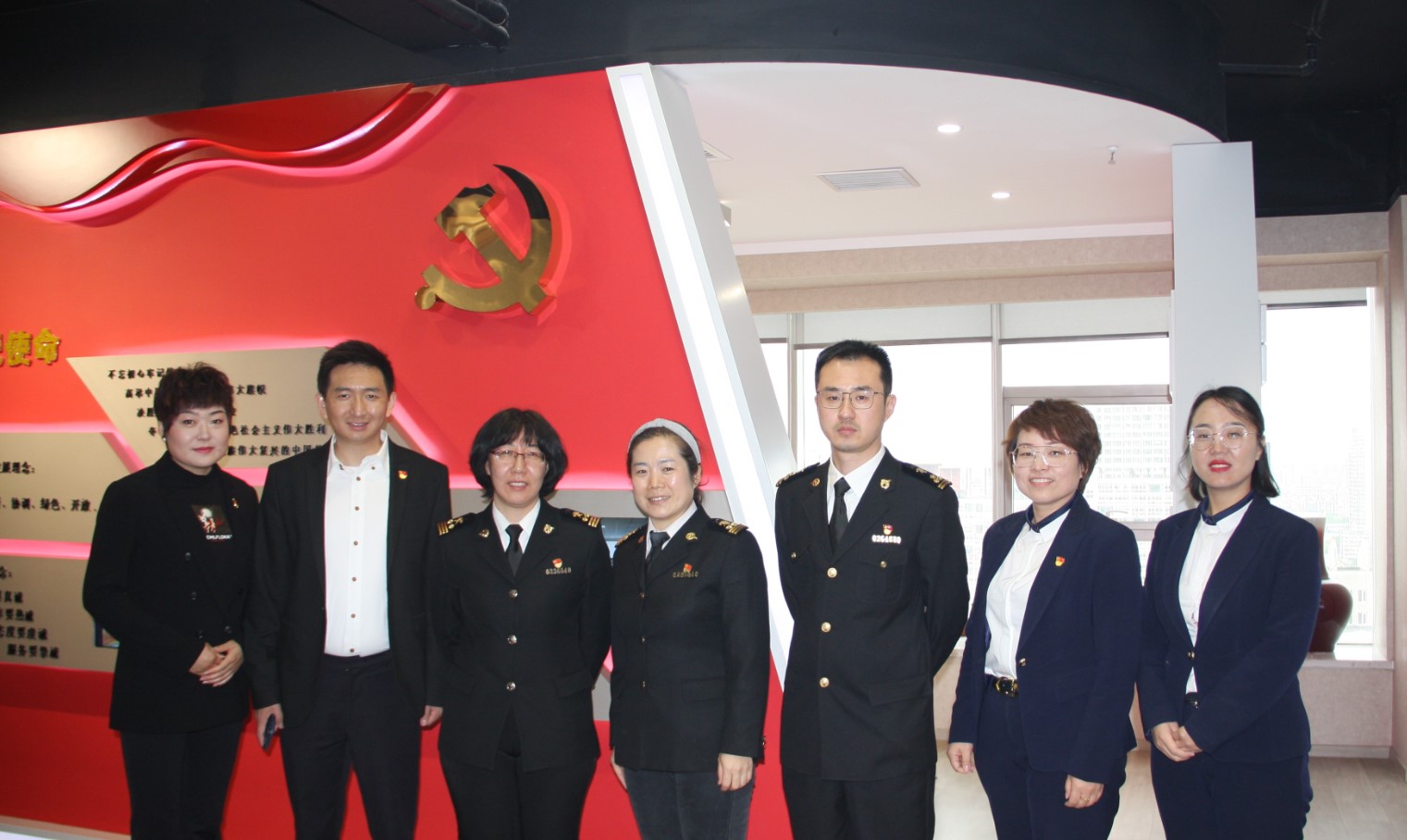 天津滨海机场海关统计科与永诚世佳开展支部共建活动