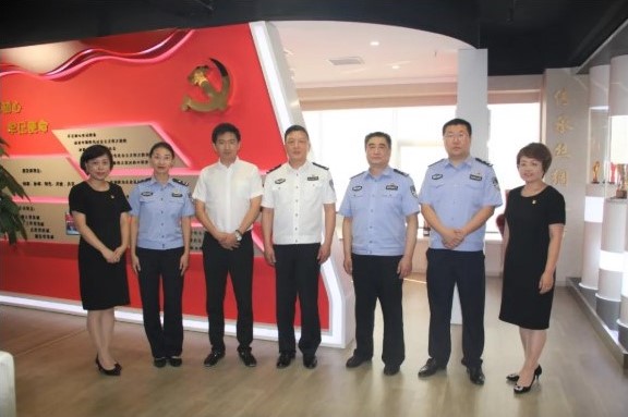 天津海关缉私局直属队党支部与永诚世佳党支部开展支部共建活动