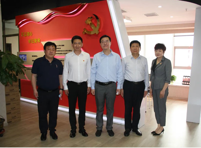 河东区人大常委会、春华街道党工委领导走访永诚世佳