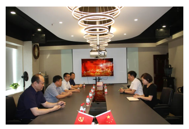 春华街道党工委领导率队到永诚世佳走访交流